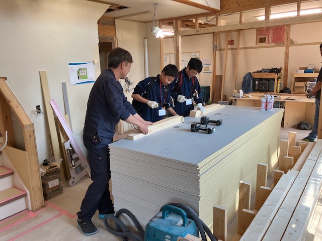 中学生が職場体験に来ました♪